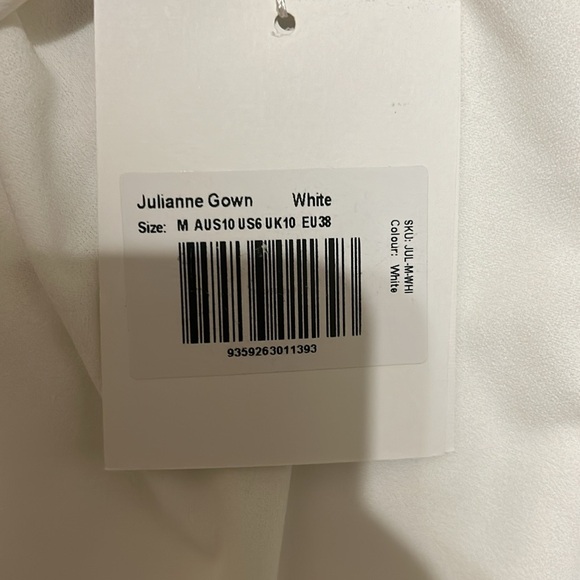 Brand new white halter gown with tie in back . Zipper in back with - Picture 8 of 15